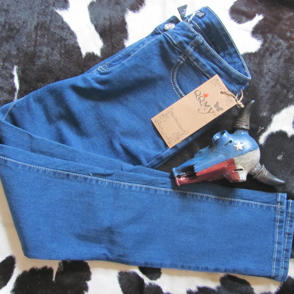 QQMY NAME BRAND JEANS BRAND NEW  2 SIZES